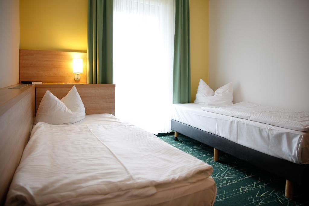 Sonnenhotel Feldberg Am See Mit Schwimmbad, Sauna Und Dampfbad Feldberg in Mecklenburg Værelse billede